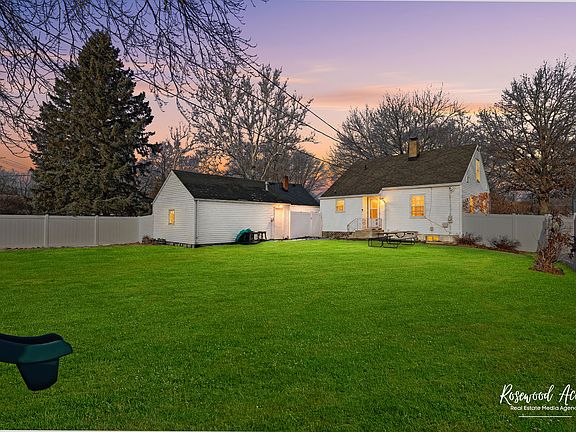 2nd image of 1340 Lennington Cir NE