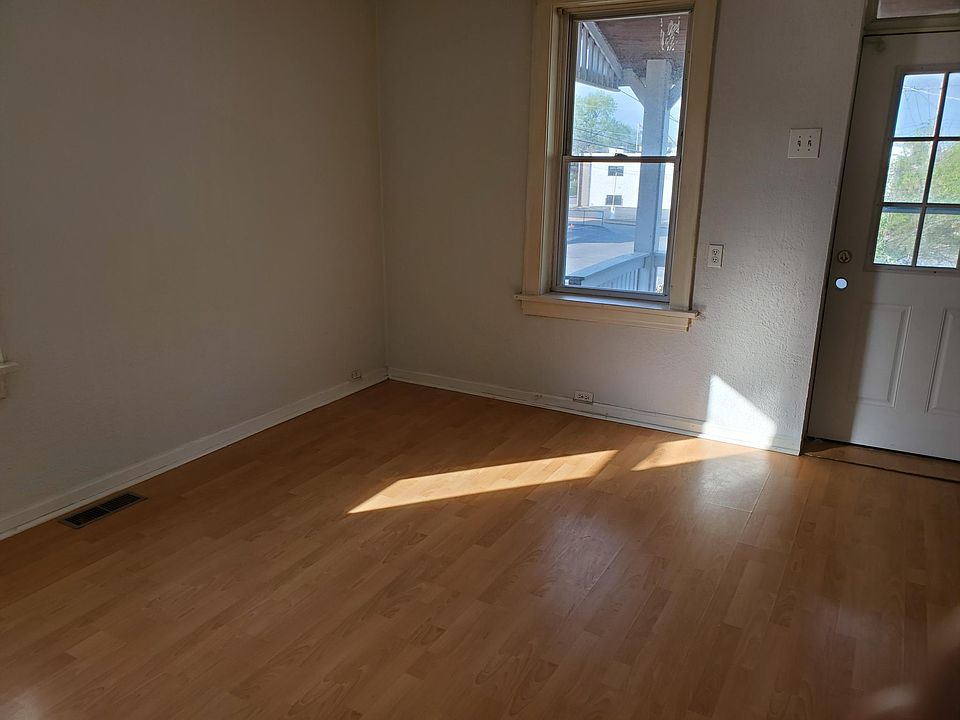 2nd image of 4885 Heidelberg Ave