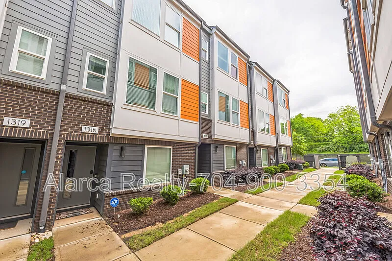 2 bed, 1700 sqft, $2,650 — Photo 1