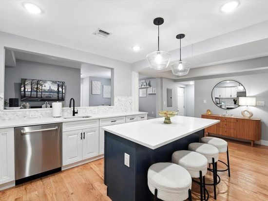 413 Jefferson St APT 1, Hoboken, NJ 07030