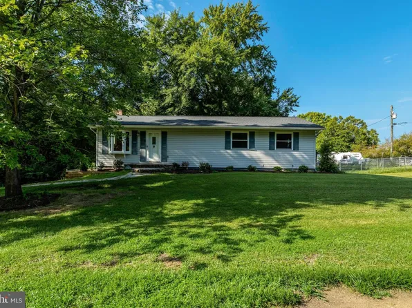 8773 Bradley Ct, Manassas, VA 20111