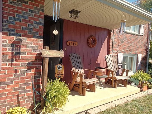 2nd image of 1121 Williams Dr