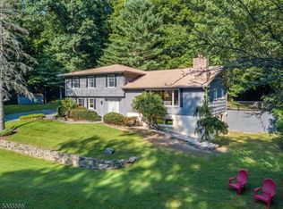 25 Ironia Rd, Mendham, NJ 07945