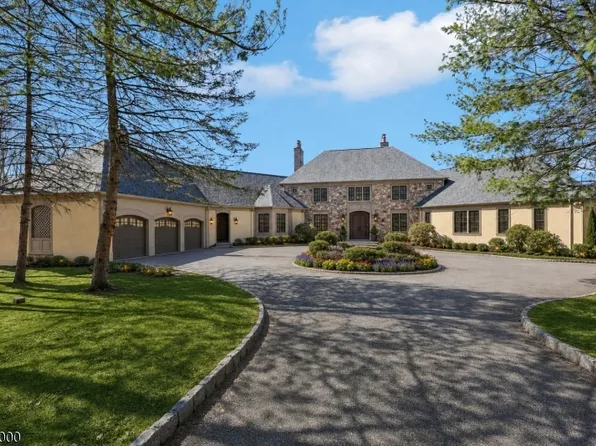 29 Hilltop Rd, Kinnelon Boro, NJ 07405