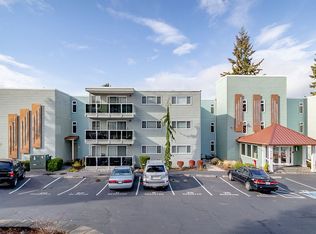 960 5th Ave S UNIT 302, Edmonds, WA 98020