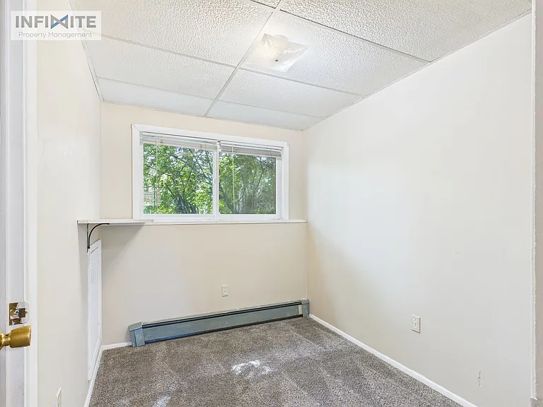 323 N 16th Ave — Photo 8