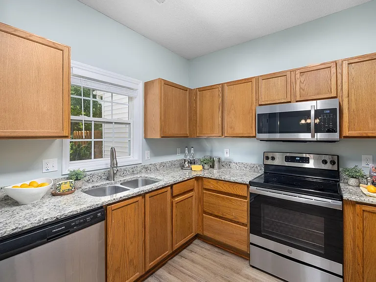 416 Misty Groves Cir — Photo 9