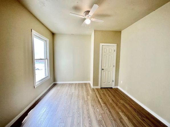 cedar-rapids-iowa-2055682336 picture