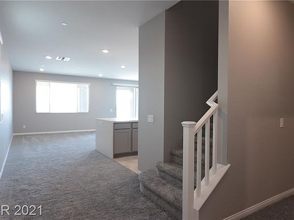 4th image of 384 Purple Sandpiper St.