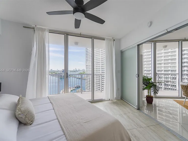 1750 N Bayshore Dr #2402 — Photo 18