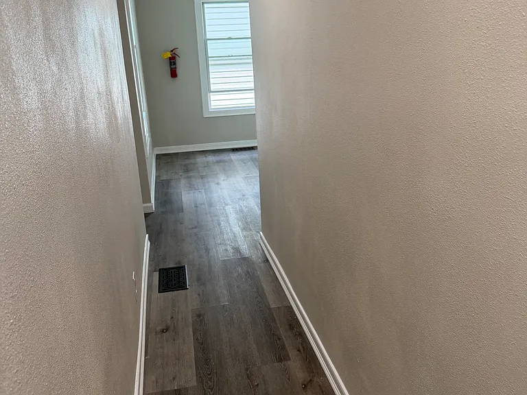 228 N Main St — Photo 4