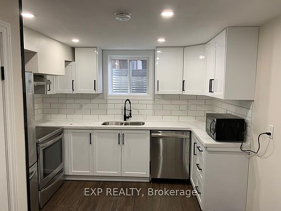 4th image of 15 Calvert Ave