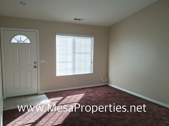 3rd image of 15954 Oak Ct