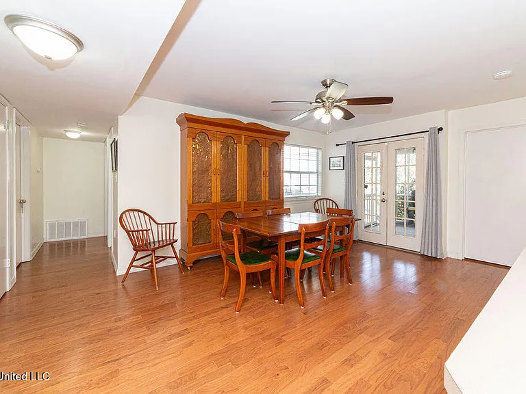 114 Menge Ave — Photo 13