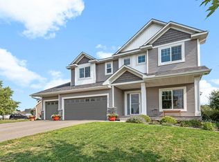 1114 Horseshoe Ln, New Prague, MN 56071