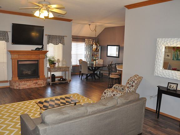 2nd image of 408 Amanda Dr