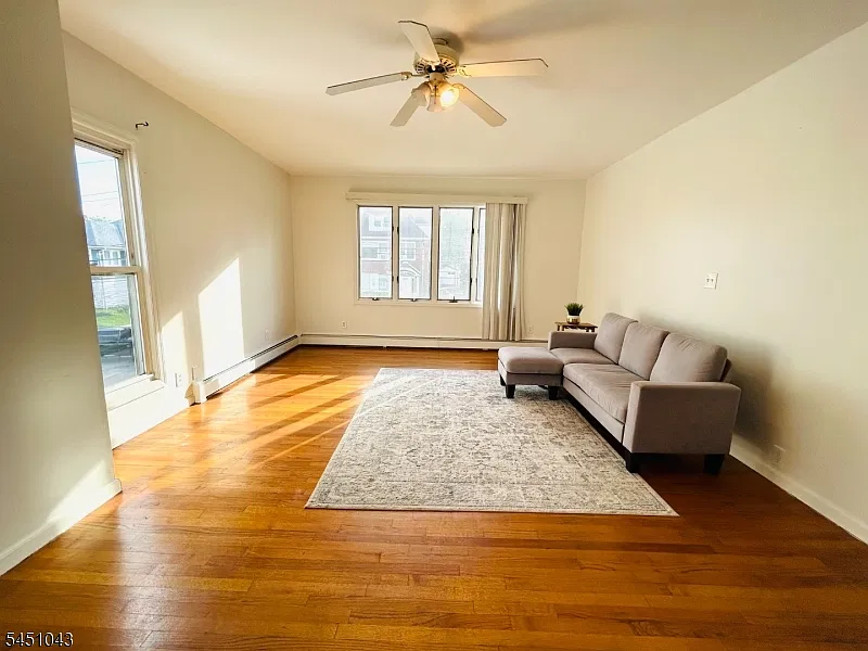 3 bed, 1.0 bath, $2,400 — Photo 2