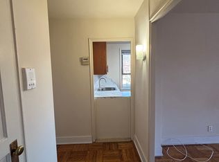 196-19 73rd Ave #D, Fresh Meadows, NY 11365