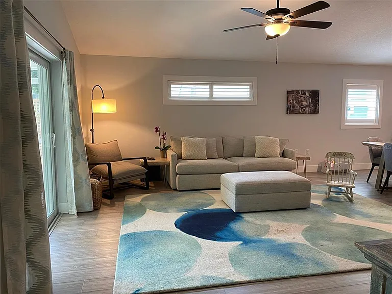 2933 Maiden Ln — Photo 12
