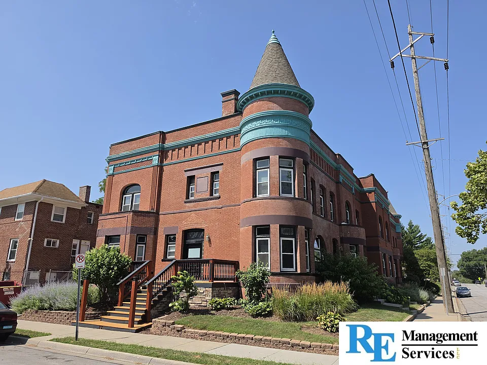 1102 S 30th Ave