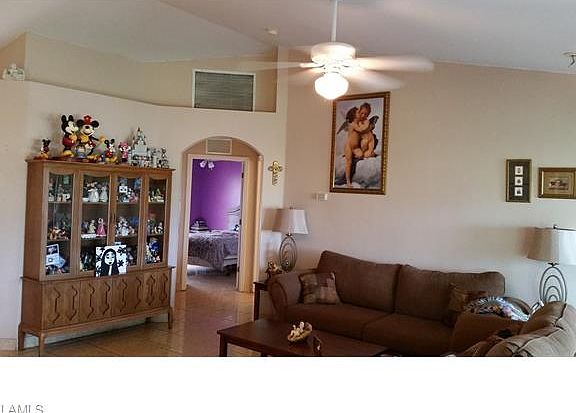 3rd image of 2109 NE 5th Ave