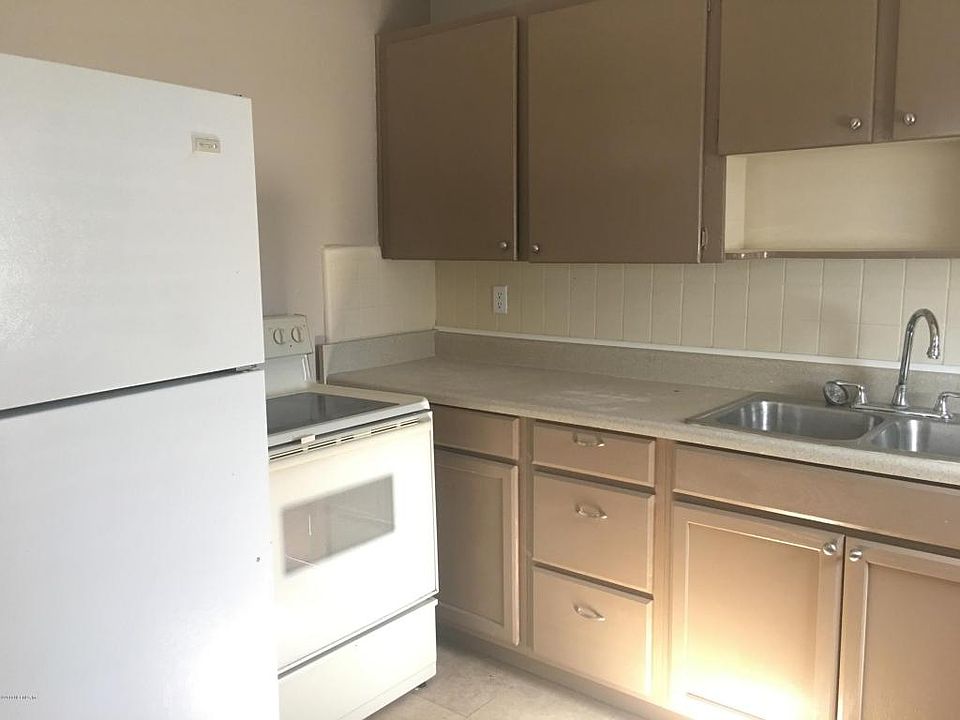 1st image of 427 11th St S