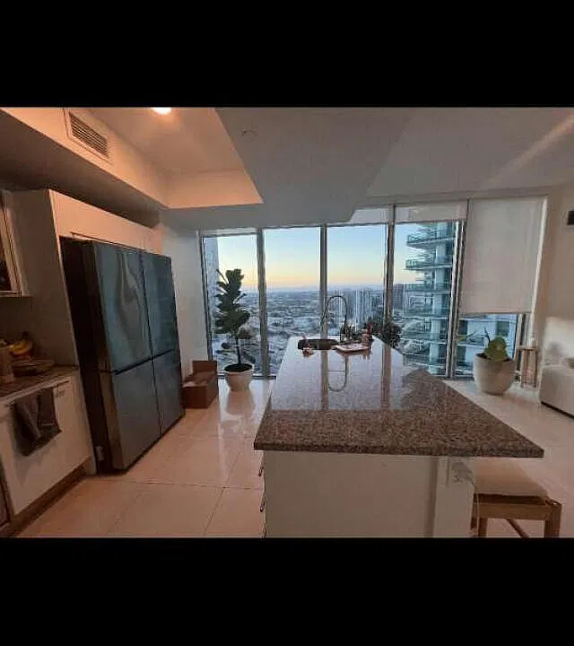 888 Biscayne Blvd #3712