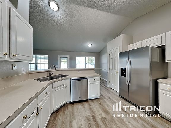 5th image of 32 Price Ln