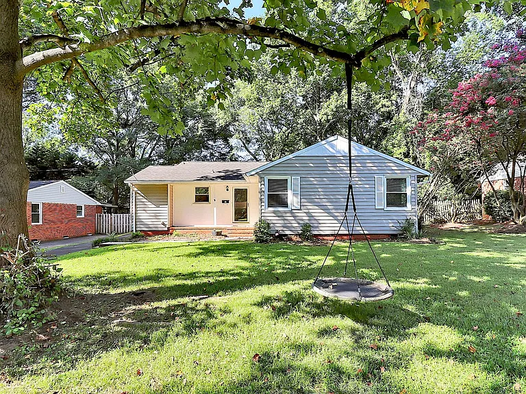 228 Seneca Pl — Photo 4