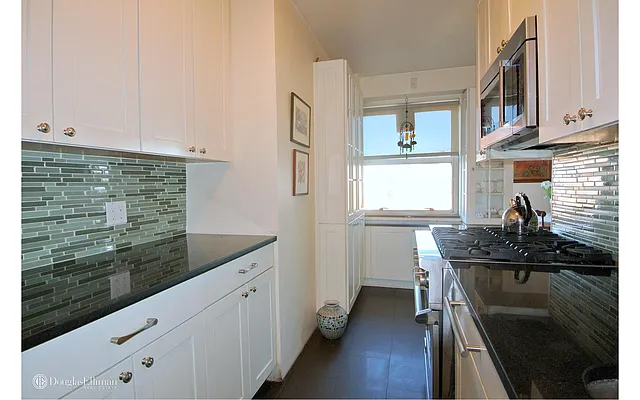 Sold by Douglas Elliman | media 12