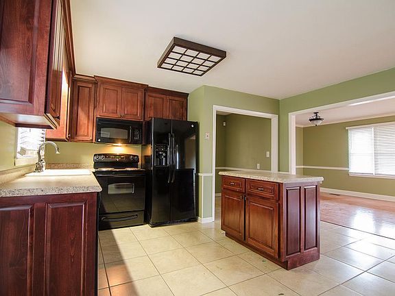 4th image of 1014 Morningside Dr