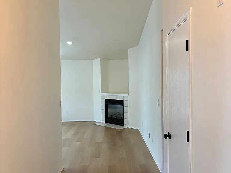 1020 Academy St — Photo 15