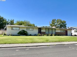 23 W Cedar Dr, Hermiston, OR 97838