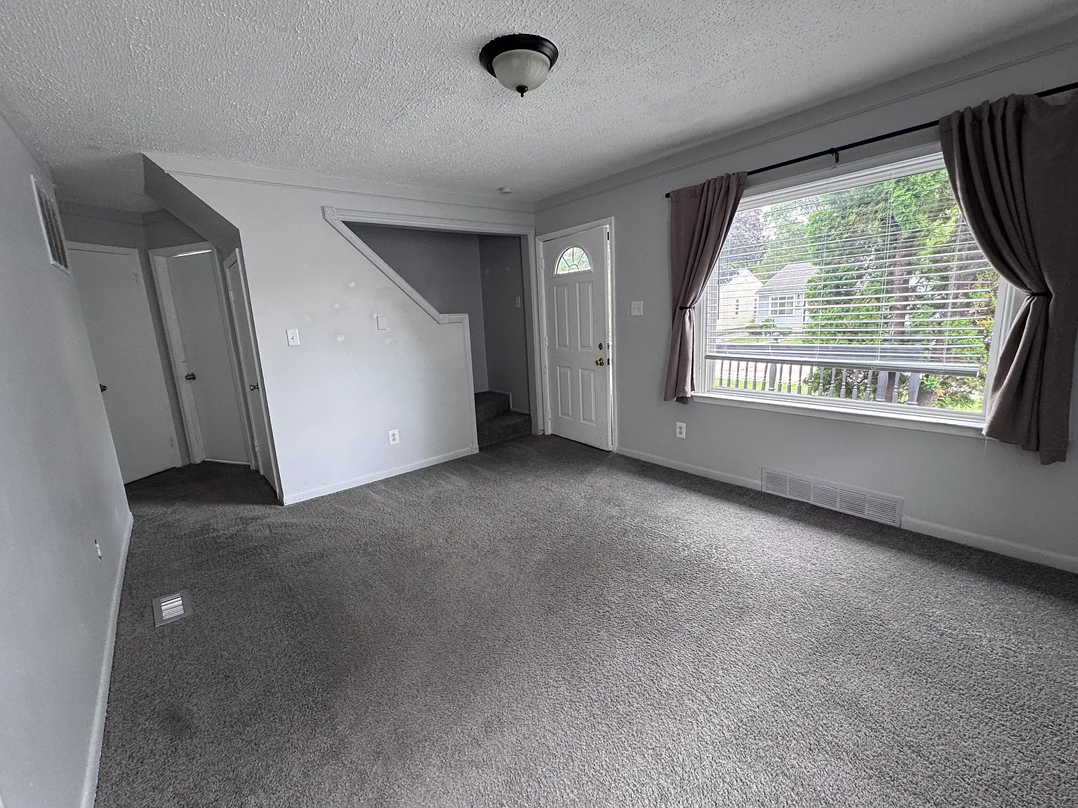 4 bed, 1100 sqft, $1,450 — Photo 4