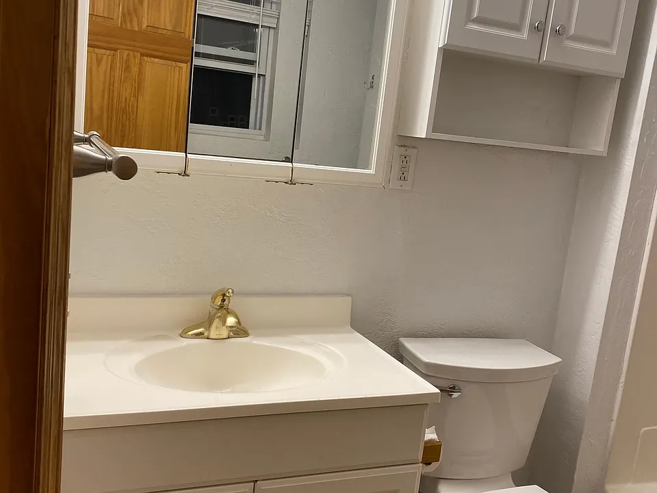 Bathroom vanity