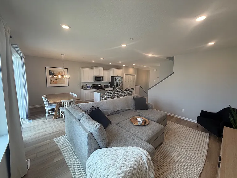 2964 Kepler Ave NE — Photo 3