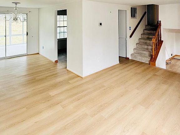 3rd image of 6915 Bugledrum Way