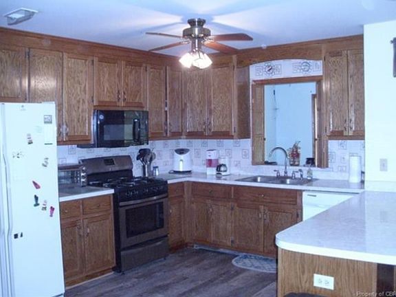 3rd image of 6972 Hickory Knoll Ln