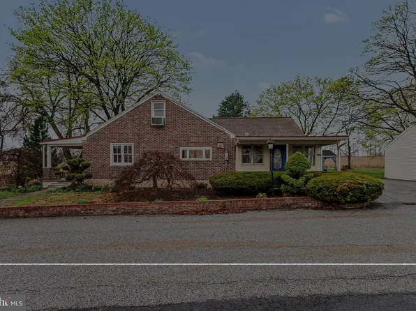 201 4th St, Boiling Springs, PA 17007