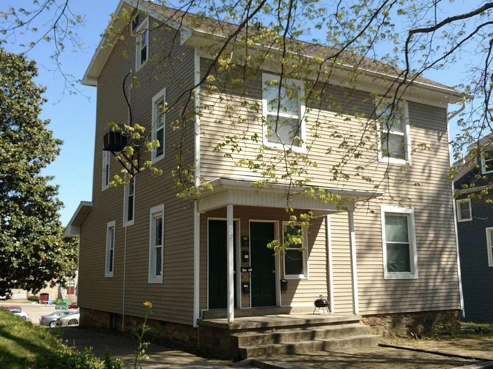 1st image of 320 N Pacific St APT 1