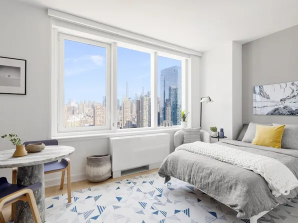 555 West 38th Street image 4 of 10