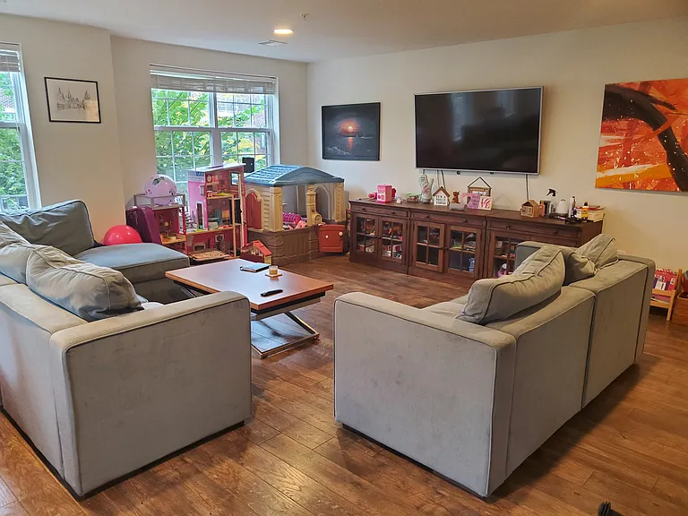 3894 Ashland Dr — Photo 4