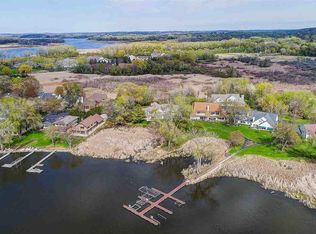5301 Lighthouse Bay Dr, Madison, WI 53704