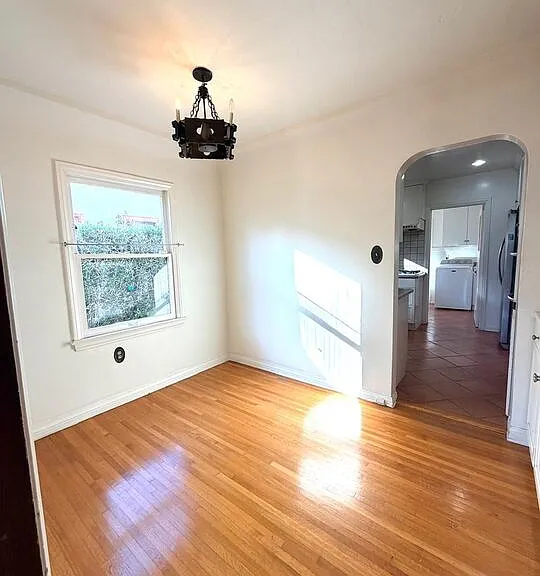 2342 Selby Ave — Photo 12