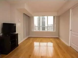4080 Living Arts Dr #1801, Mississauga, ON