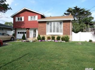 34 Mohawk Pl, Massapequa, NY