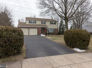 1919 Muhlenburg Dr, Lansdale, PA 19446