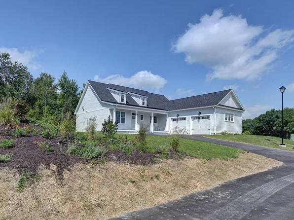 7 Golf View Dr, Lenox, MA 01240