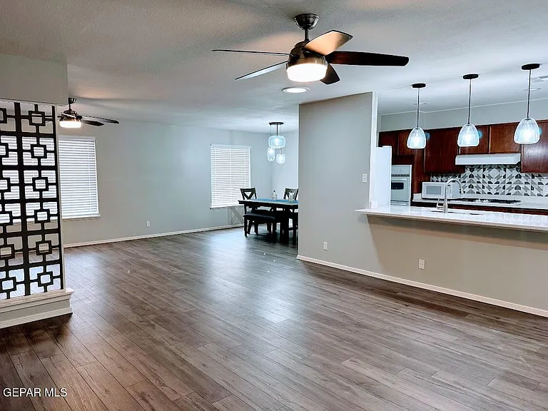 9309 W H Burges Dr — Photo 7