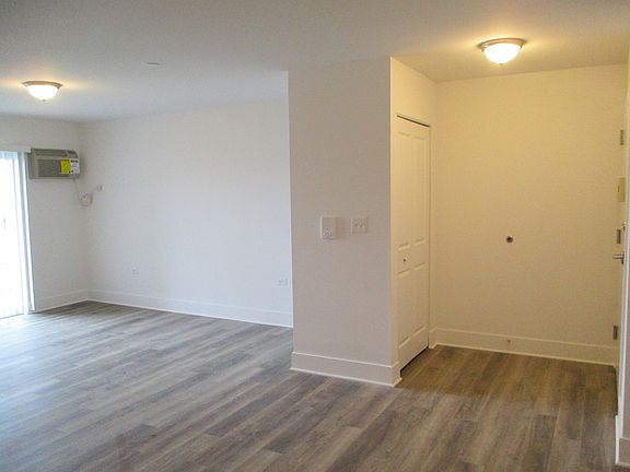 3rd image of 828 McIntosh Ct #14203